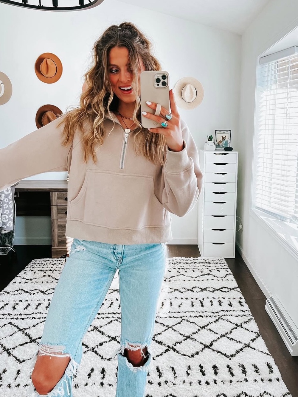 QUARTER ZIP SWEATSHIRT